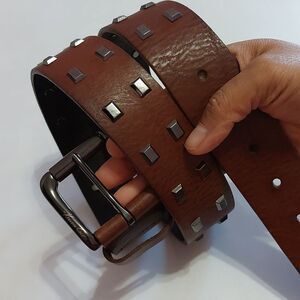 Kenneth Cole Brown Distressed Look Studded Genuine Leather Belt Men's Size 30/32